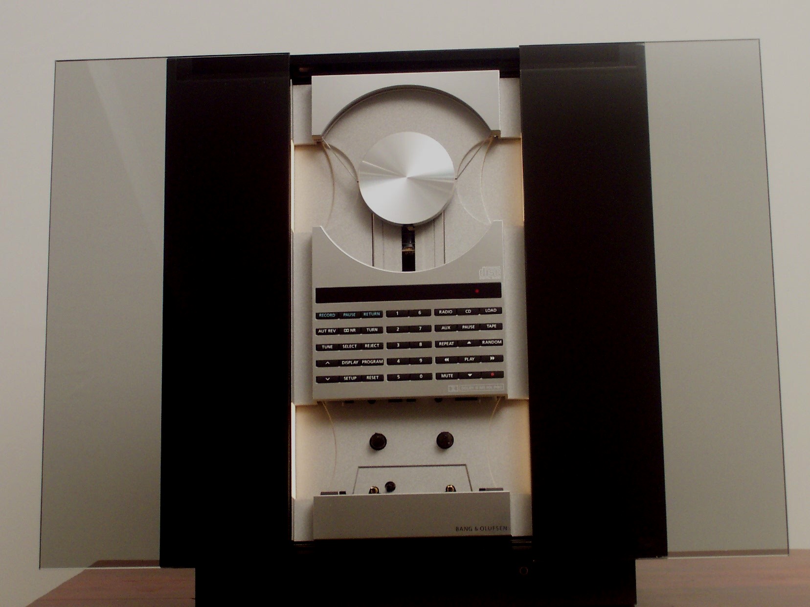 Bang & Olufsen Beosound 4000 CD Radio and Cassette, Original box, remote, owners manual $750.00t
